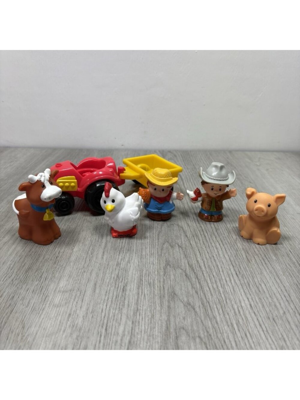Fisher Price Little People Red Tractor And Two Trailers Pig Chicken Cow 2 Farmer